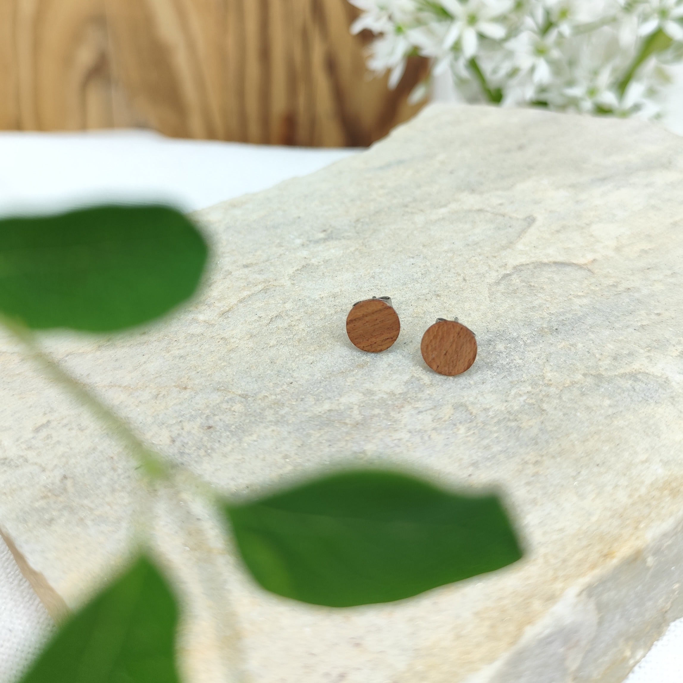 Ear studs "plum wood"