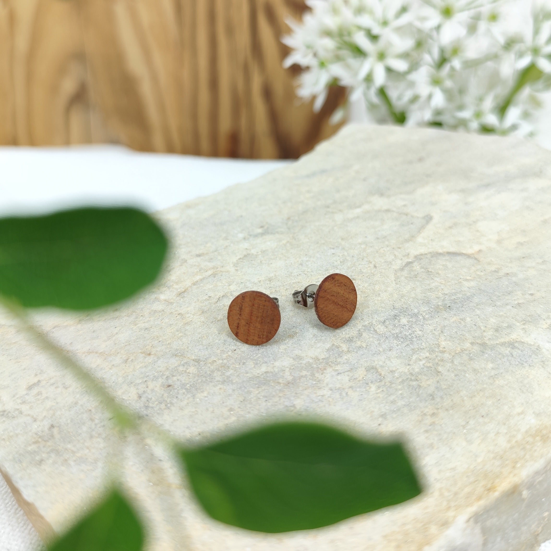 Ear studs "plum wood"