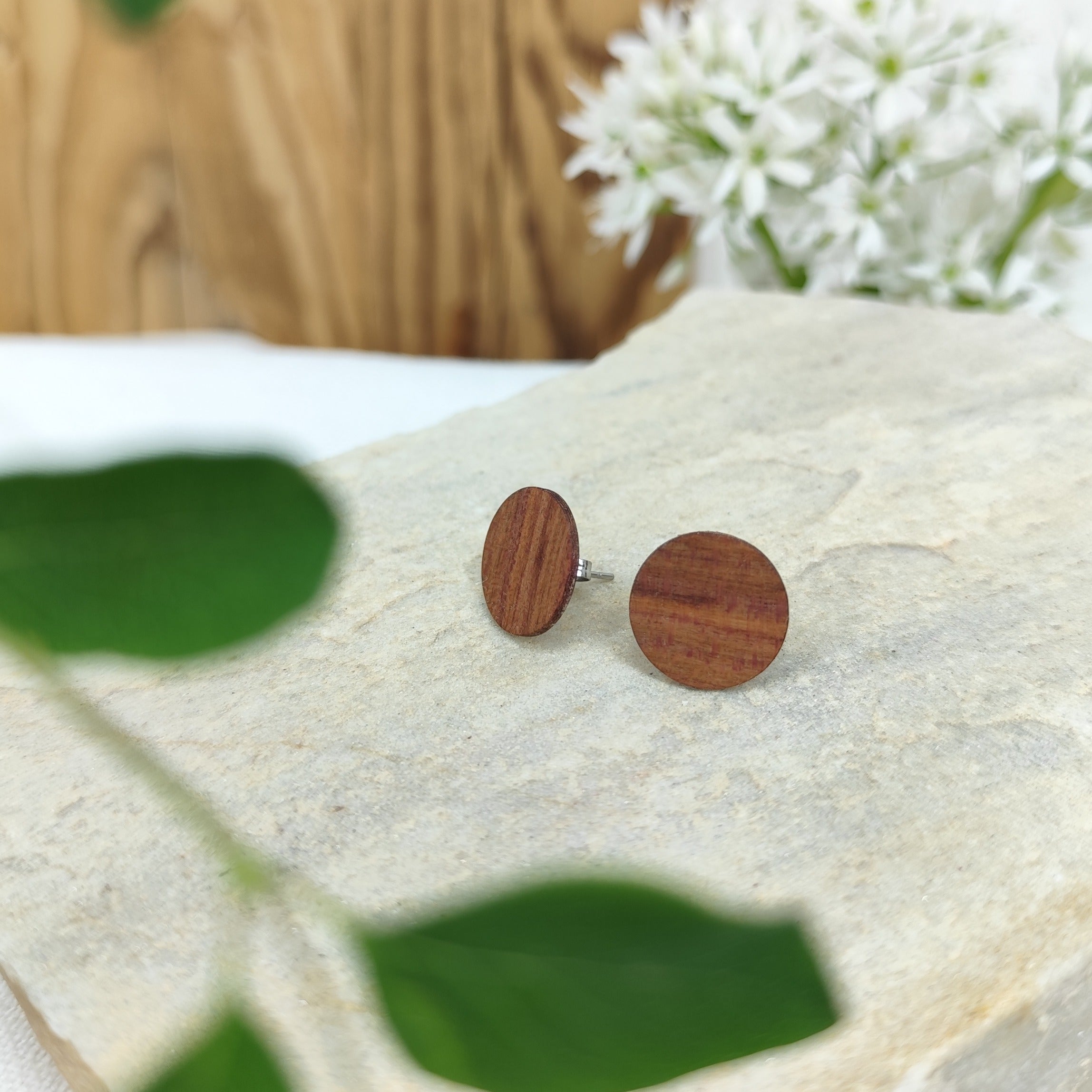 Ear studs "plum wood"