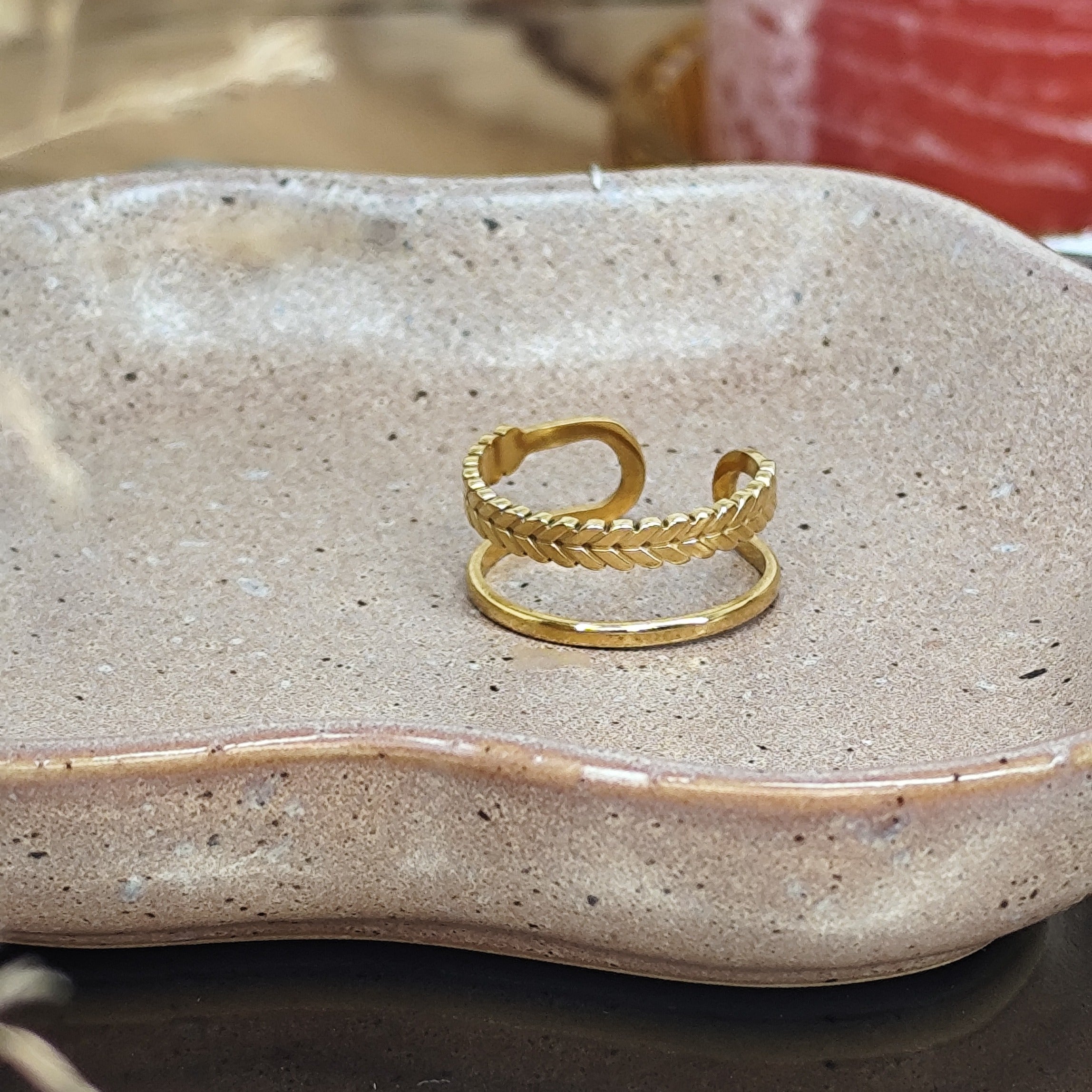 Ring &