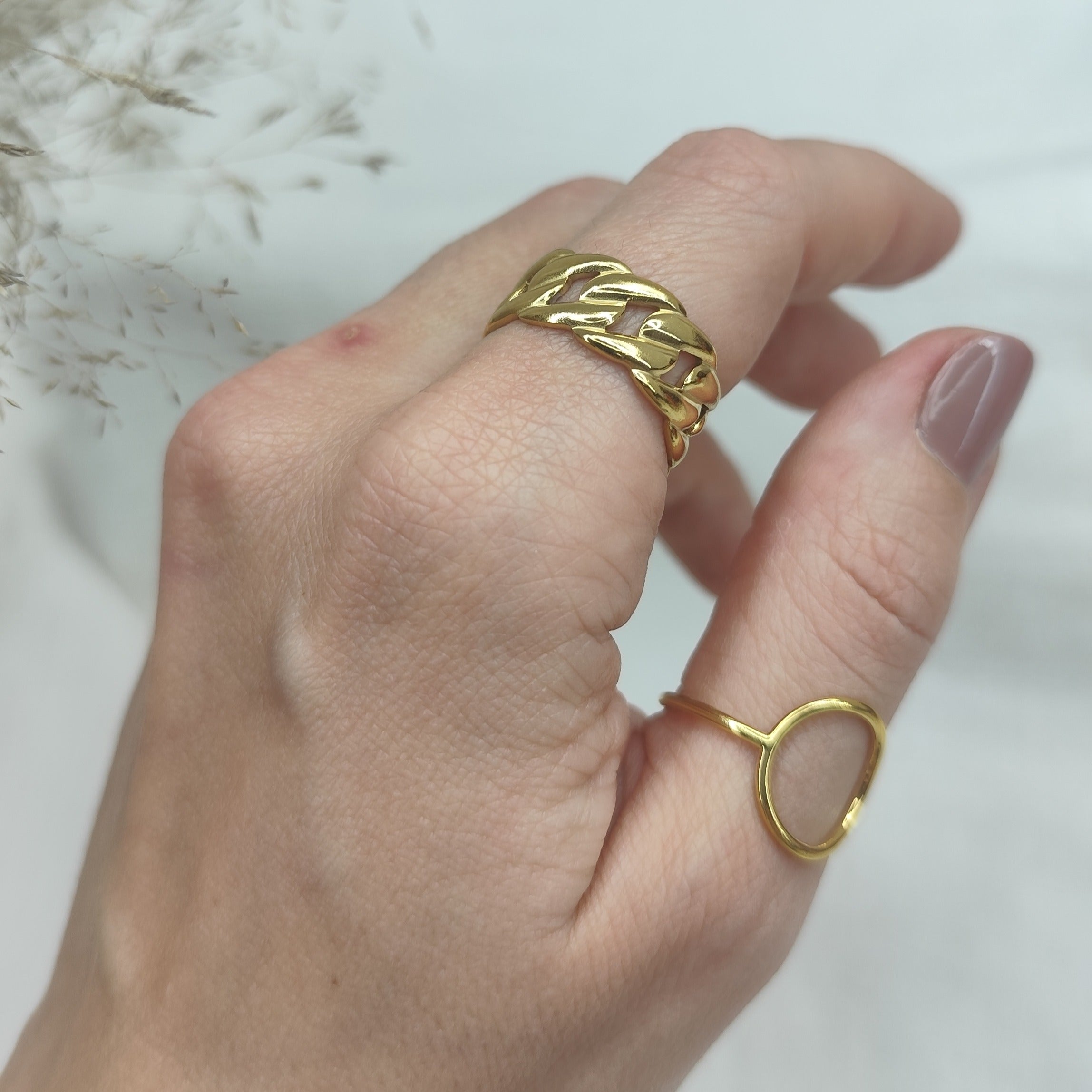 Ring &