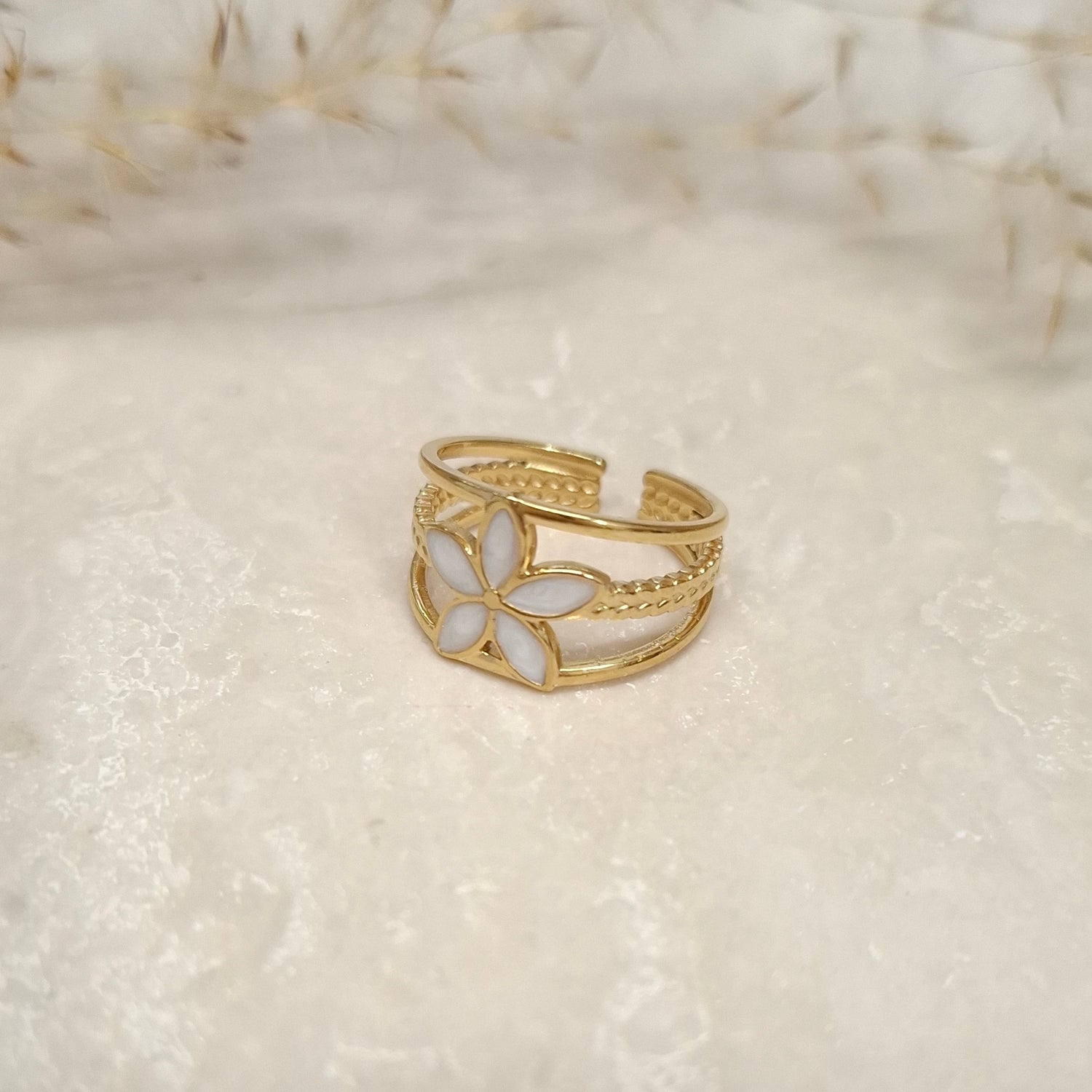 Ring &