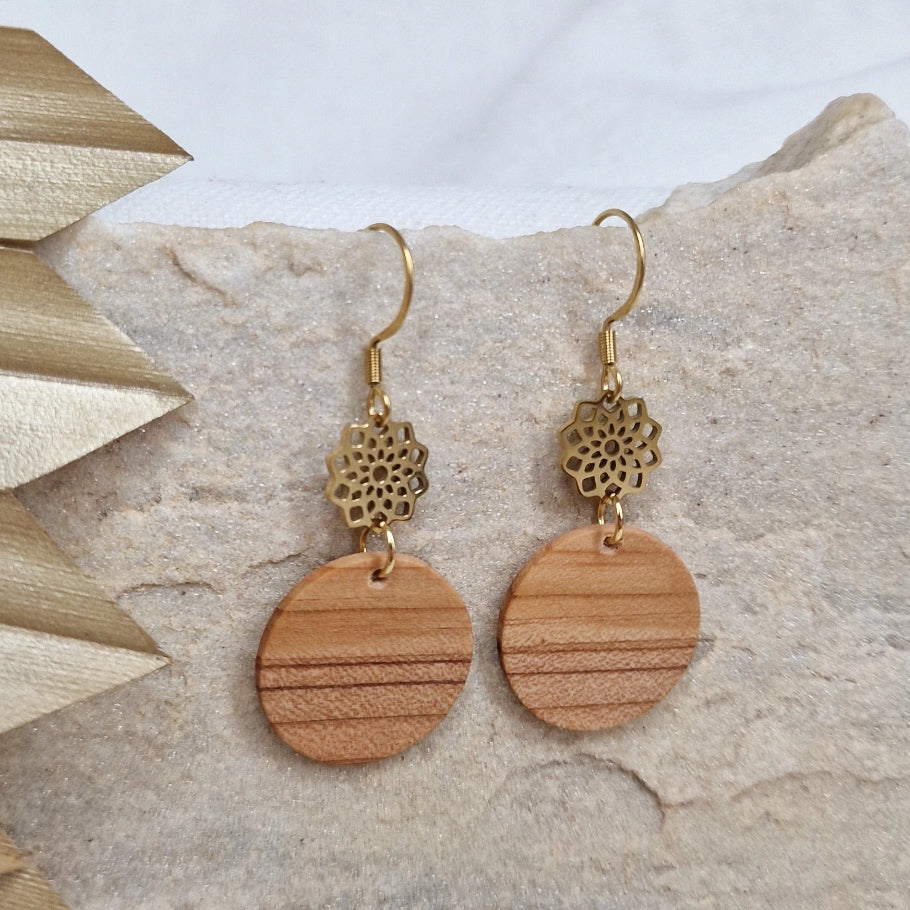 Tree of life ornament cedar